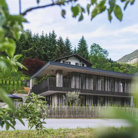 Tennengau Mit Parkplatz